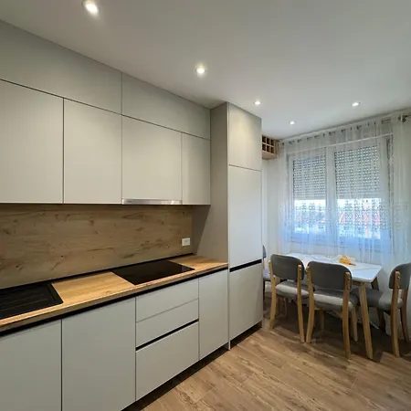Sam's 3 - Apartment *
